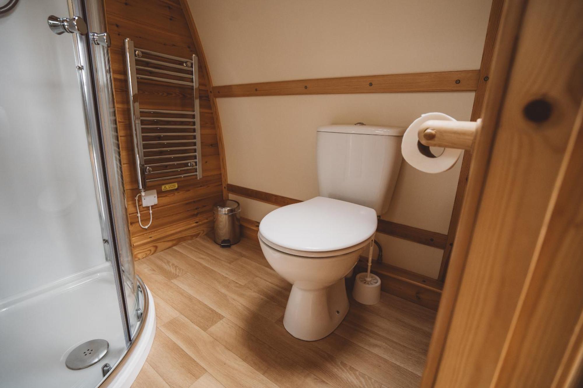 Ball Hall Farm By Wigwam Holidays East Cottingwith Room photo