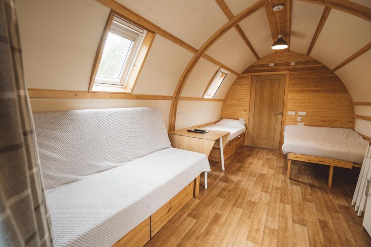 Ball Hall Farm By Wigwam Holidays East Cottingwith Room photo