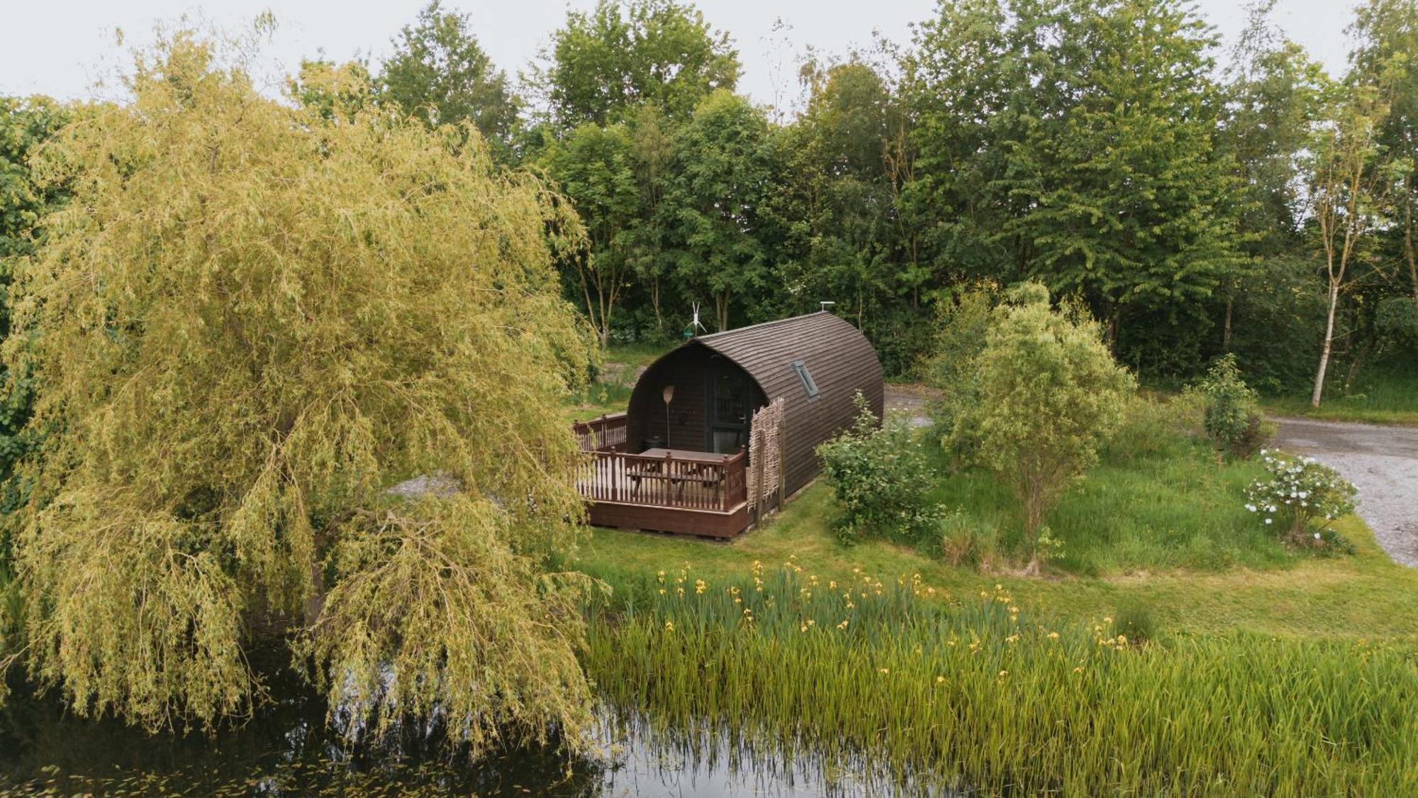 Ball Hall Farm By Wigwam Holidays East Cottingwith Room photo